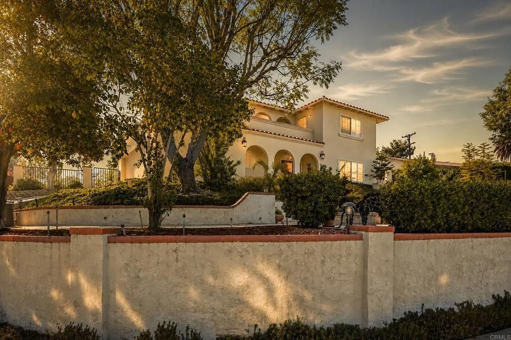 Image 2 of property listing at 1865 Highgrove Drive, Escondido, CA 92027