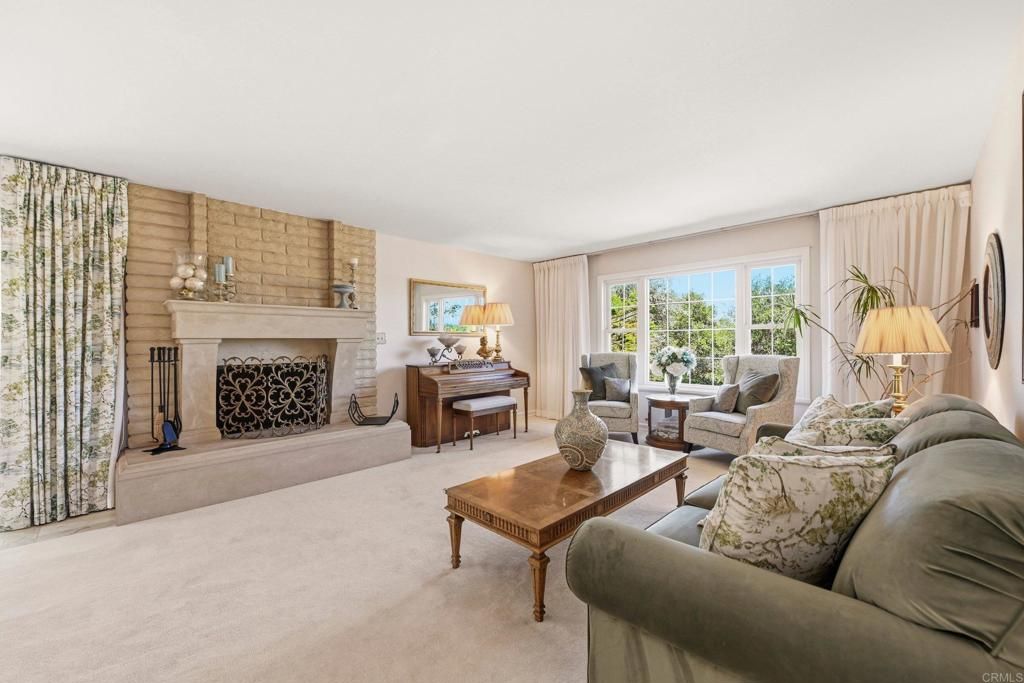 Image 5 of property listing at 1865 Highgrove Drive, Escondido, CA 92027