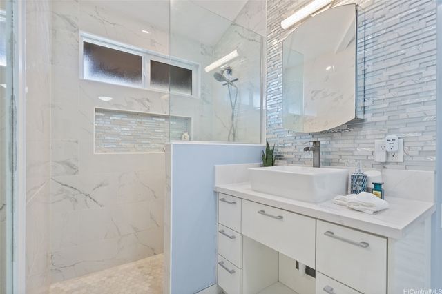 4145 Akulikuli Terrace, Honolulu, HI 96816
