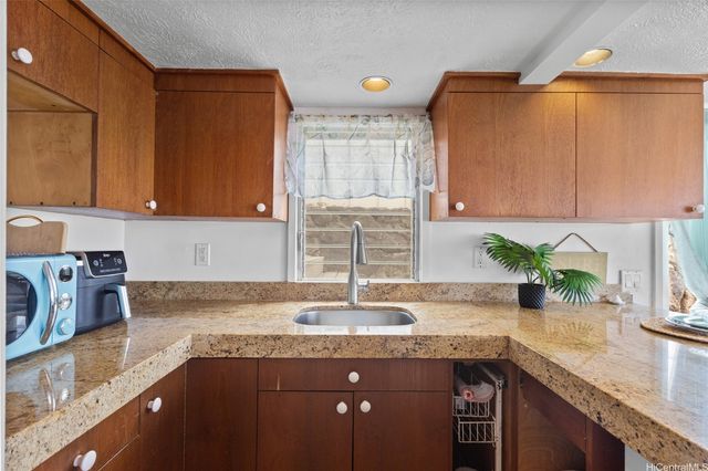 4145 Akulikuli Terrace, Honolulu, HI 96816