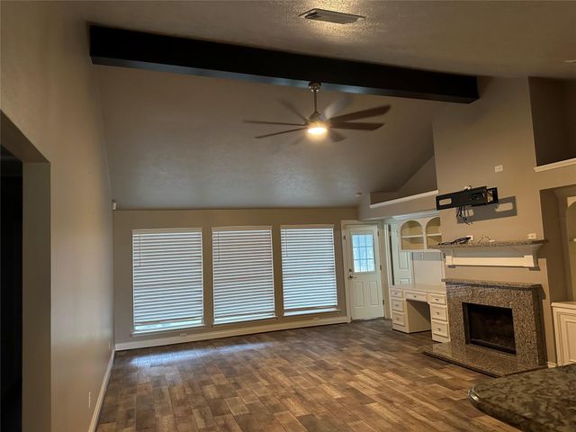 5202 Valley View Dr Drive, La Porte, TX 77571