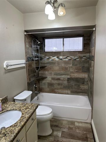 5202 Valley View Dr Drive, La Porte, TX 77571