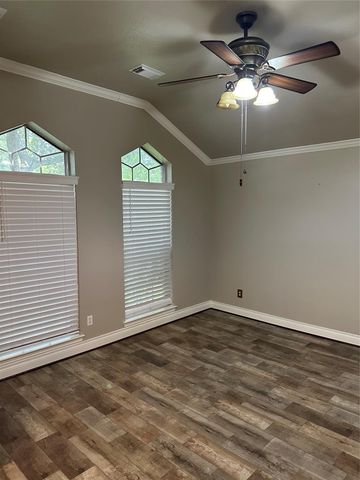 5202 Valley View Dr Drive, La Porte, TX 77571