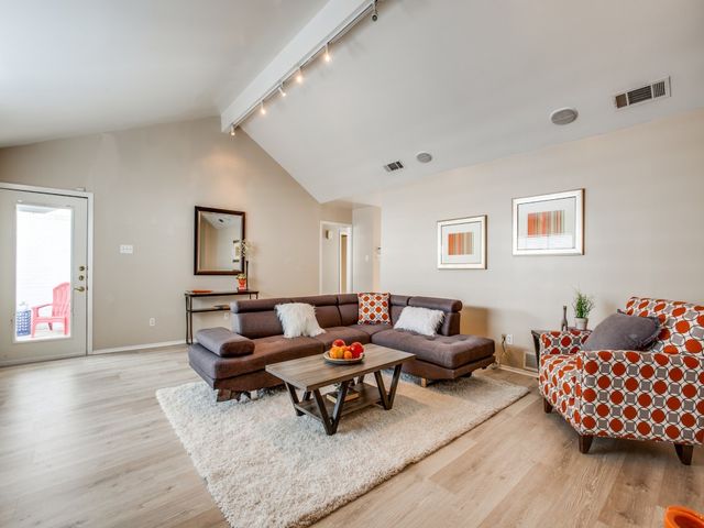 10440 Pagewood Drive, Dallas, TX 75230