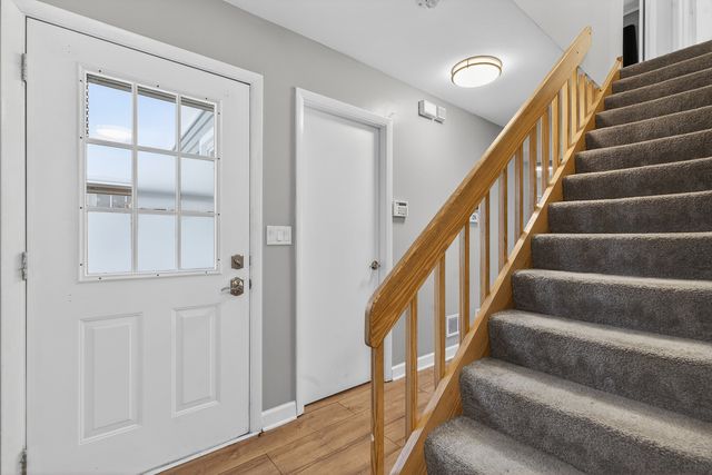 1391 Sherwood Court, Gurnee, IL 60031