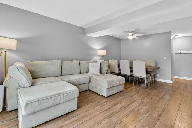 1391 Sherwood Court, Gurnee, IL 60031