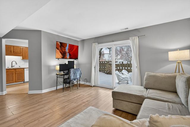 1391 Sherwood Court, Gurnee, IL 60031