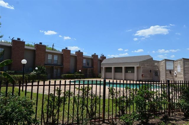 10501 South Drive 283, Houston, TX 77099