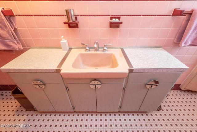 5 Pardun Avenue, Milltown, NJ 08850
