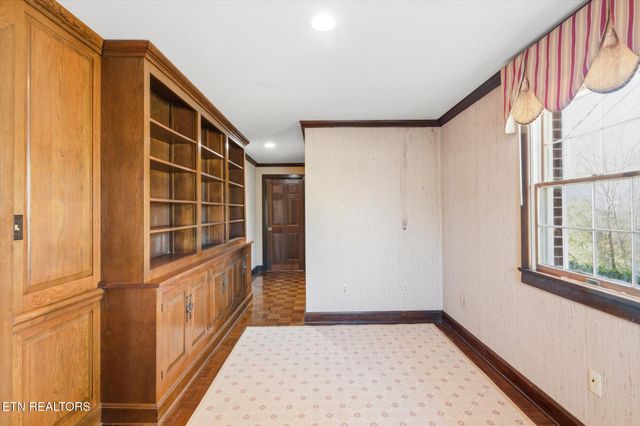 226 Hiwassee Rd, Madisonville, TN 37354