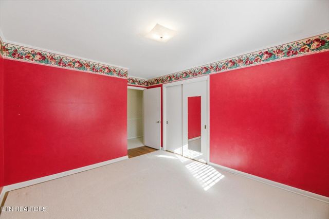 226 Hiwassee Rd, Madisonville, TN 37354