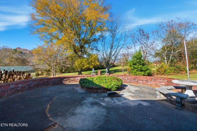 226 Hiwassee Rd, Madisonville, TN 37354