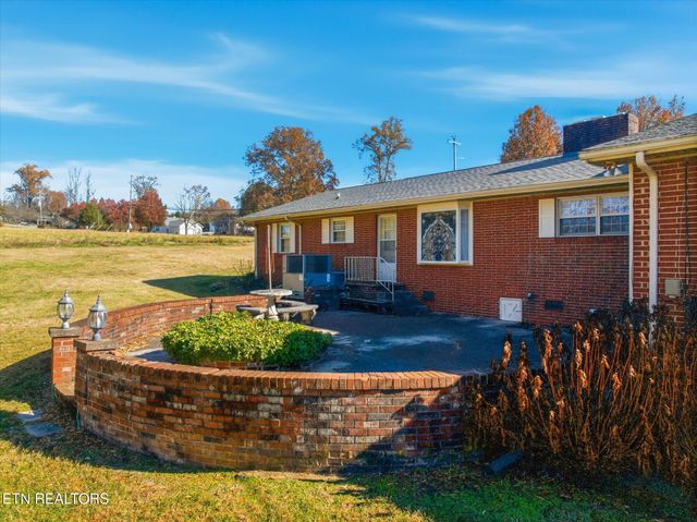 226 Hiwassee Rd, Madisonville, TN 37354