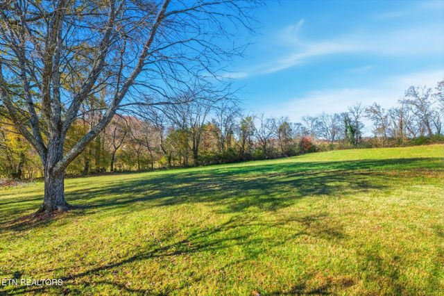 226 Hiwassee Rd, Madisonville, TN 37354