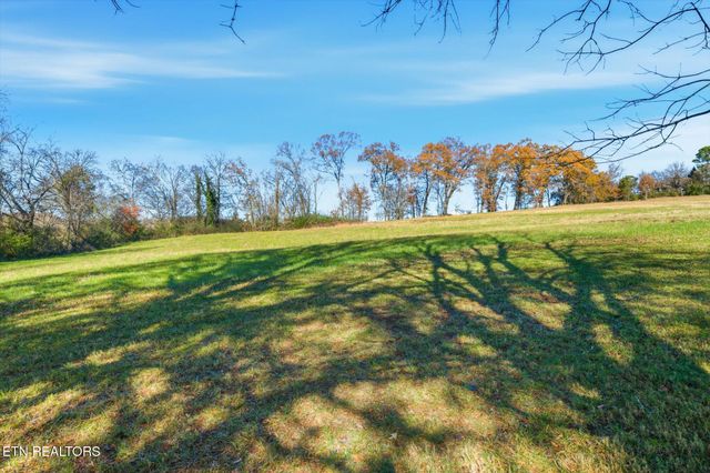 226 Hiwassee Rd, Madisonville, TN 37354