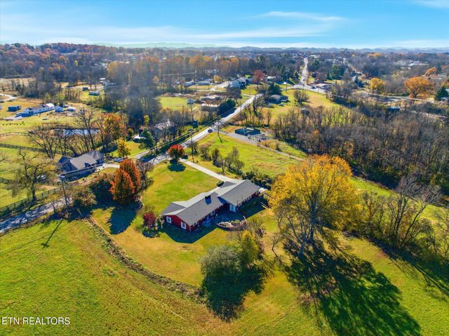 226 Hiwassee Rd, Madisonville, TN 37354