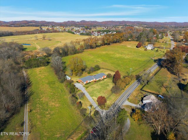 226 Hiwassee Rd, Madisonville, TN 37354