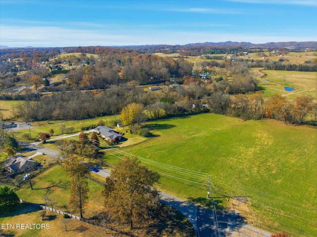 226 Hiwassee Rd, Madisonville, TN 37354