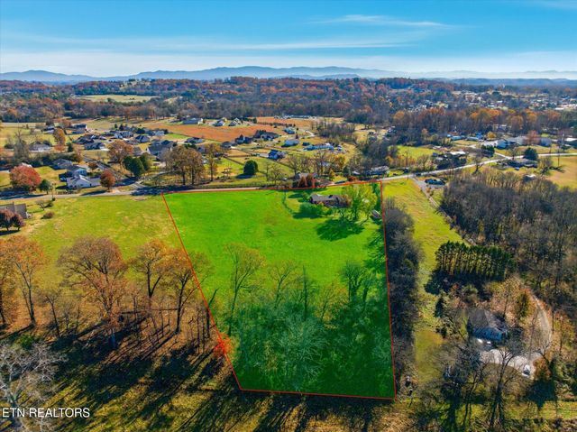 226 Hiwassee Rd, Madisonville, TN 37354