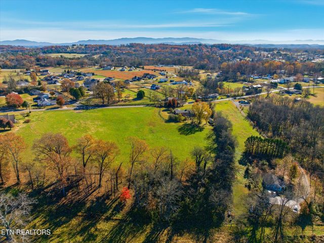 226 Hiwassee Rd, Madisonville, TN 37354