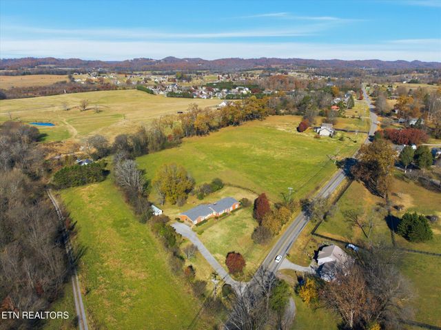 226 Hiwassee Rd, Madisonville, TN 37354