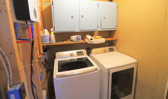 12 Baraw Road, Lowell, VT 05847