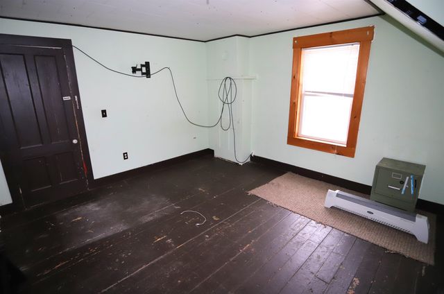 12 Baraw Road, Lowell, VT 05847