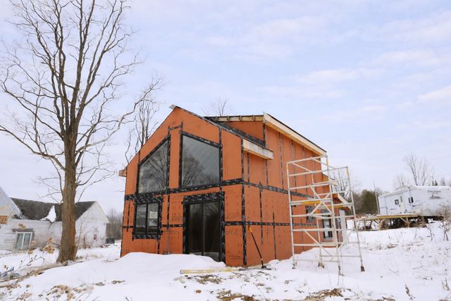 12 Baraw Road, Lowell, VT 05847