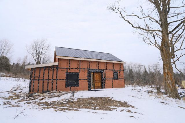 12 Baraw Road, Lowell, VT 05847