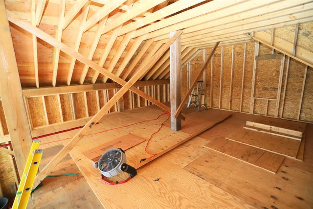 12 Baraw Road, Lowell, VT 05847