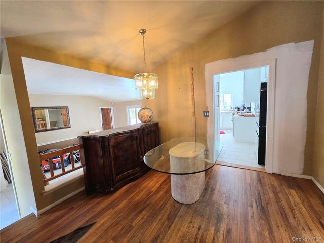 25 Fuller Street, Dix Hills, NY 11746