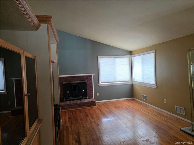 25 Fuller Street, Dix Hills, NY 11746