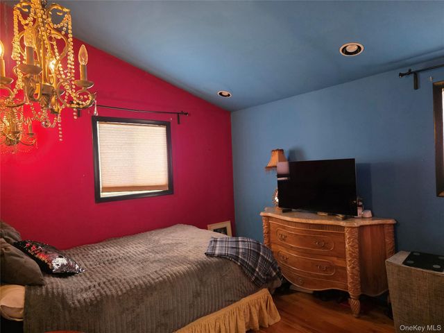 25 Fuller Street, Dix Hills, NY 11746