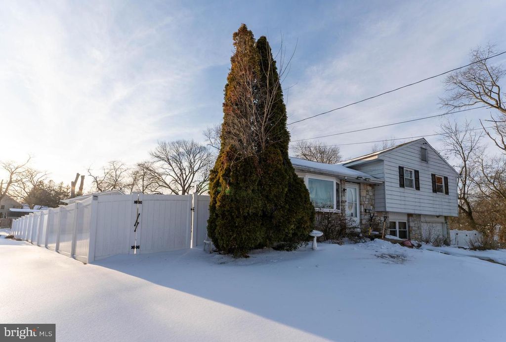 3307 SHELDON AVE, Bristol, PA 19007