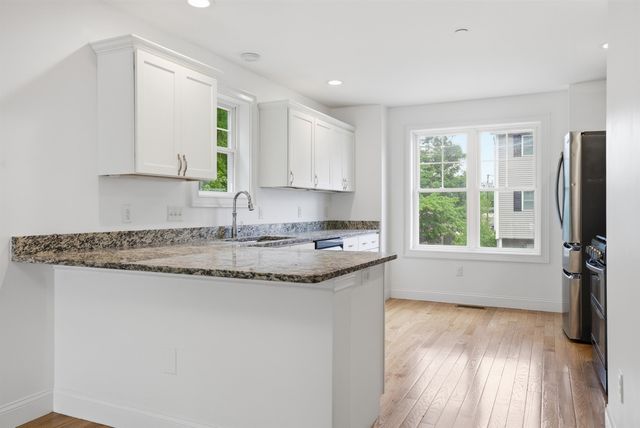 18 Dumaine Avenue, Nashua, NH 03063