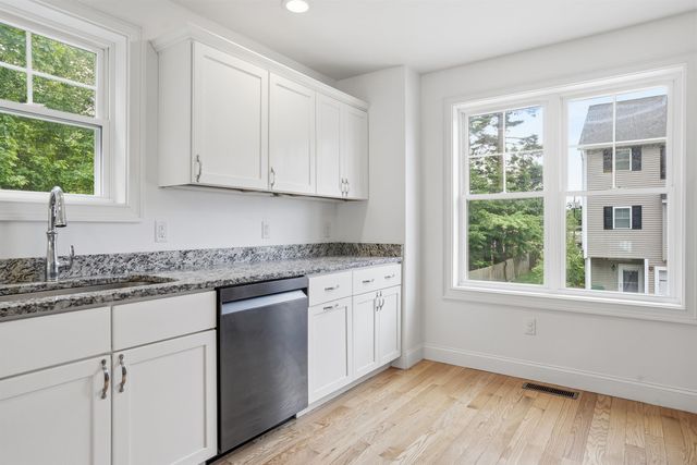 18 Dumaine Avenue, Nashua, NH 03063
