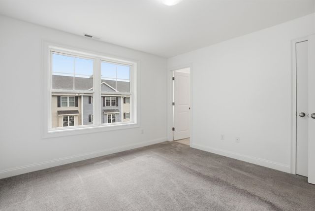 18 Dumaine Avenue, Nashua, NH 03063