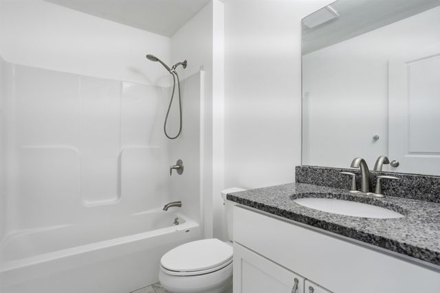 18 Dumaine Avenue, Nashua, NH 03063