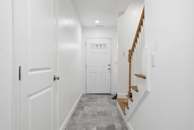 18 Dumaine Avenue, Nashua, NH 03063
