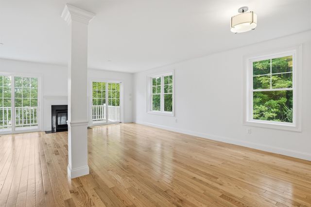 18 Dumaine Avenue, Nashua, NH 03063