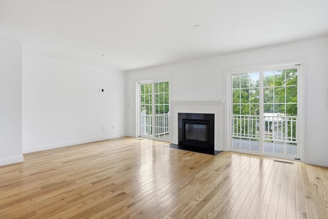 18 Dumaine Avenue, Nashua, NH 03063
