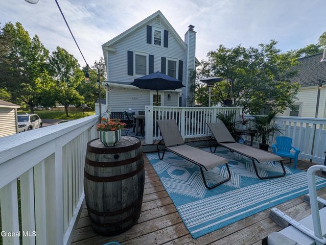 874 Benedict Avenue, Niskayuna, NY 12309