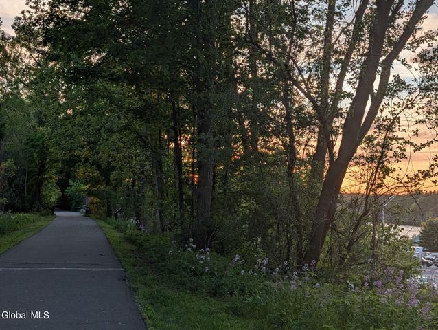 874 Benedict Avenue, Niskayuna, NY 12309