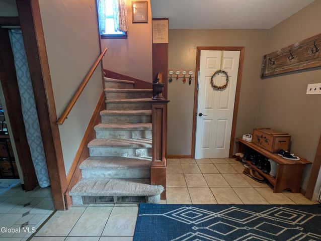 874 Benedict Avenue, Niskayuna, NY 12309