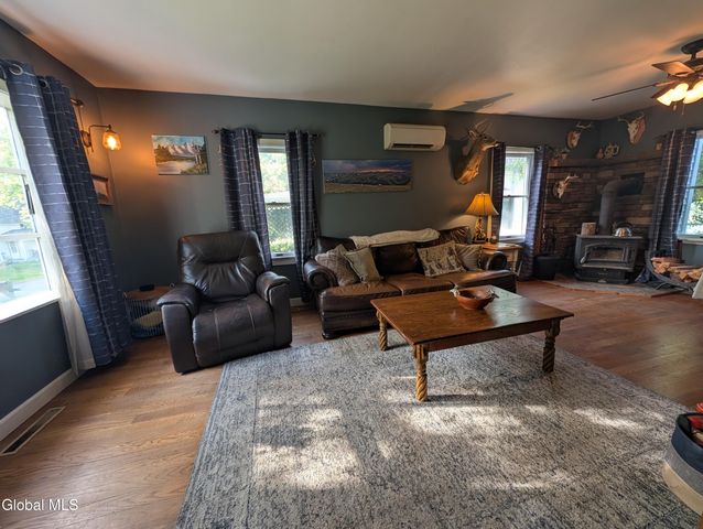 874 Benedict Avenue, Niskayuna, NY 12309