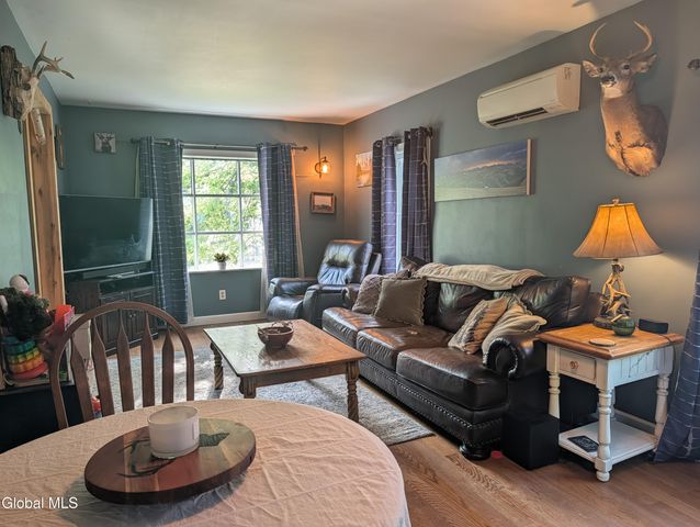 874 Benedict Avenue, Niskayuna, NY 12309