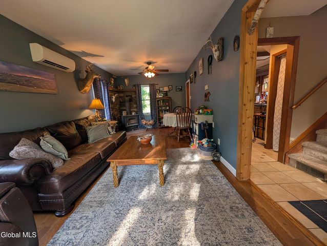 874 Benedict Avenue, Niskayuna, NY 12309