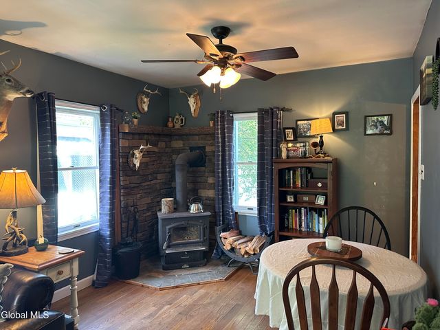 874 Benedict Avenue, Niskayuna, NY 12309