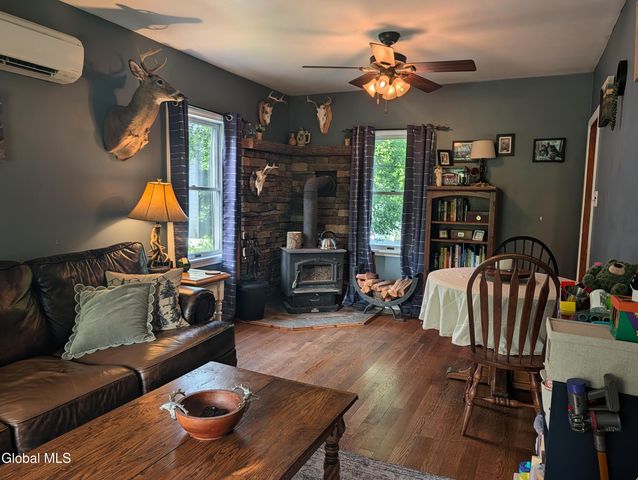 874 Benedict Avenue, Niskayuna, NY 12309