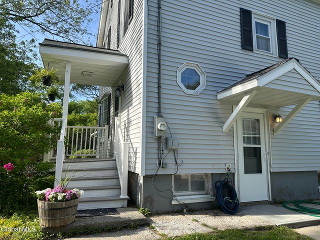 874 Benedict Avenue, Niskayuna, NY 12309